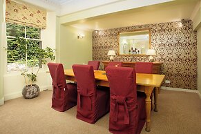 Rosemount Hotel