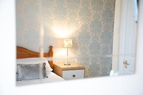 Trelawney Hotel