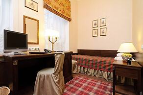 Lancaster Court Hotel