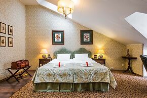 Lancaster Court Hotel