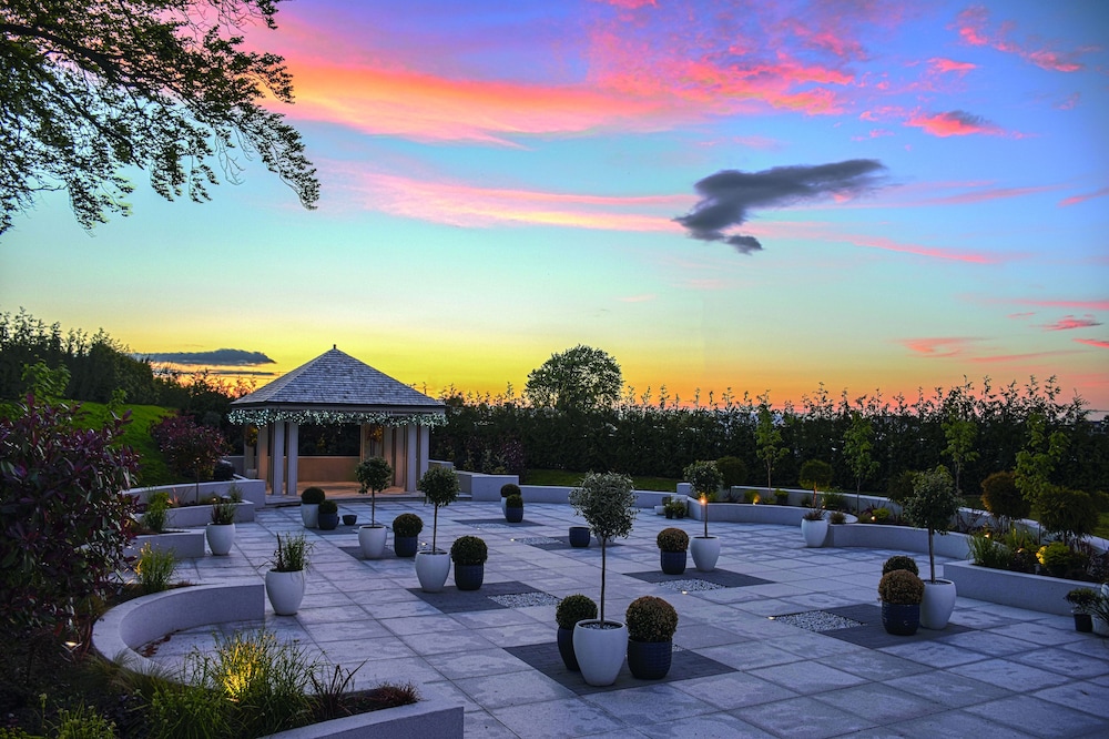 Radstone Hotel