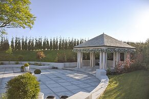 Radstone Hotel