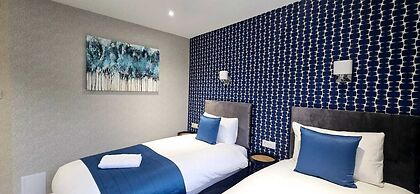 George Hotel