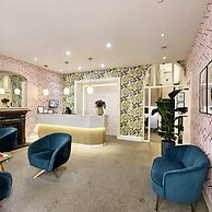 George Hotel