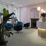 George Hotel