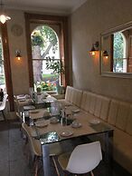 George Hotel