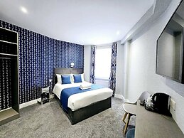 George Hotel