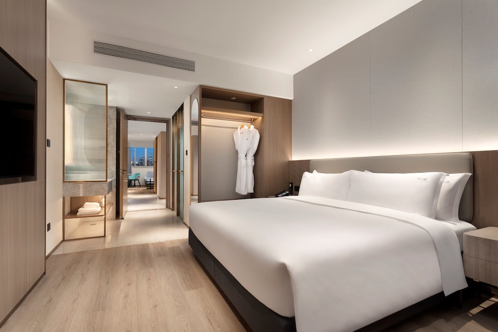 Holiday Inn Shanghai Jing'an by IHG