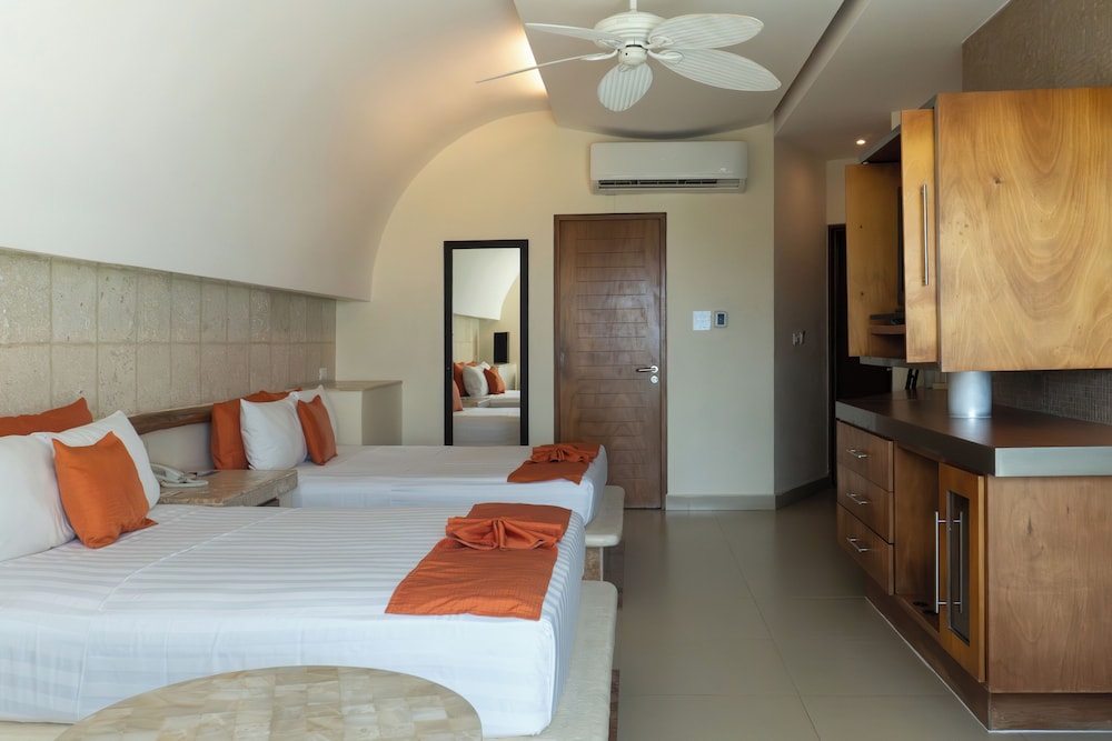 Artisan Playa Esmeralda Family Beach Hotel