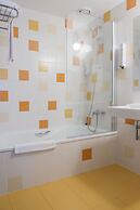B&B Hotel Girona 2