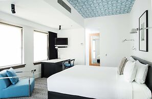 Peppers Gallery Hotel Canberra