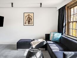 Peppers Gallery Hotel Canberra