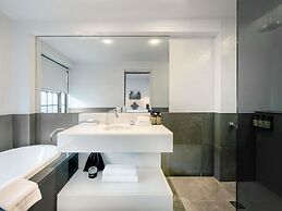 Peppers Gallery Hotel Canberra