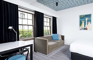 Peppers Gallery Hotel Canberra