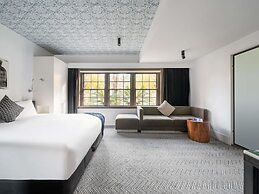 Peppers Gallery Hotel Canberra