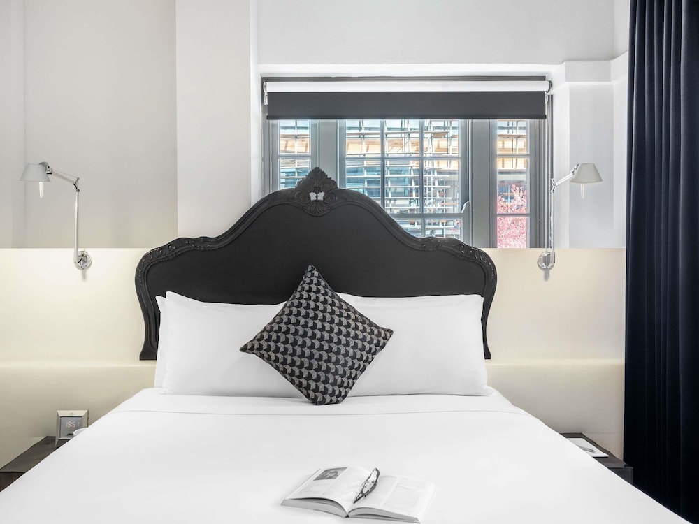 Peppers Gallery Hotel Canberra