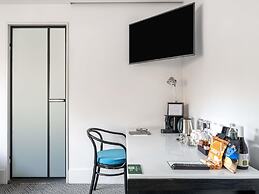Peppers Gallery Hotel Canberra
