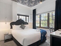Peppers Gallery Hotel Canberra