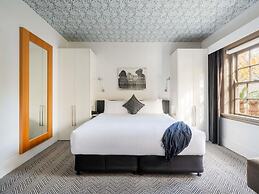 Peppers Gallery Hotel Canberra