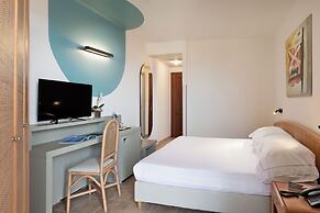 Rina Hotel