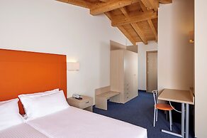Hotel Royal Village