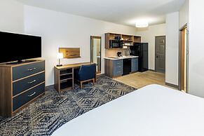 Candlewood Suites Fayetteville – University of Arkansas by IHG