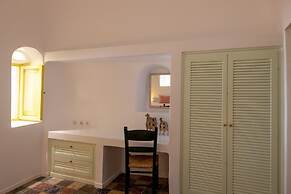 Dreams Luxury Suites
