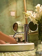 Dreams Luxury Suites