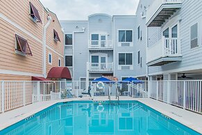 Seaside Amelia Inn
