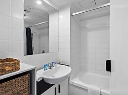 Central Brunswick Apartment Hotel