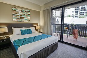 Central Brunswick Apartment Hotel