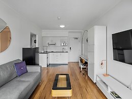 Central Brunswick Apartment Hotel