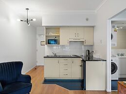 Central Brunswick Apartment Hotel