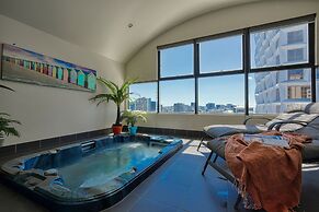 Central Brunswick Apartment Hotel