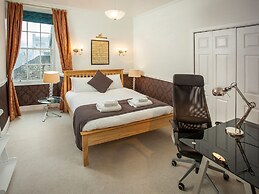 St. Giles Apartment