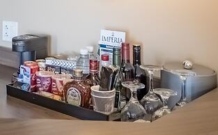 Imperia Hotel and Suites
