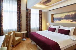 Opera Hotel