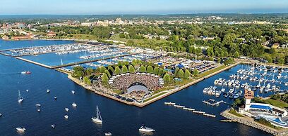Sheraton Erie Bayfront Hotel