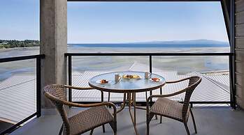 THE Beach Club Resort