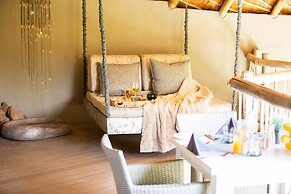 Clifftop Exclusive Safari Hideaway