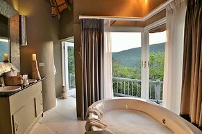 Clifftop Exclusive Safari Hideaway