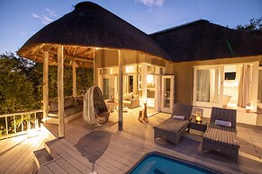 Clifftop Exclusive Safari Hideaway