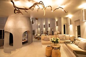 Clifftop Exclusive Safari Hideaway