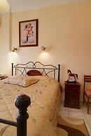 Hermes Delphi Hotel