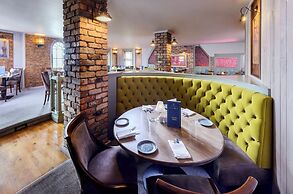 Dromhall Hotel