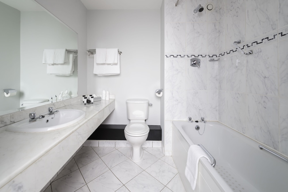 Dromhall Hotel