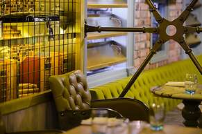 Dromhall Hotel