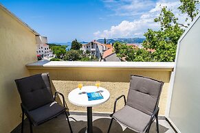 Bacan Serviced Apartments