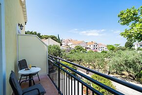 Bacan Serviced Apartments