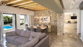 Blue Dream Luxury Villas